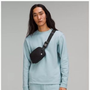 BRAND NEW W TAGS: everywhere belt bag 1L